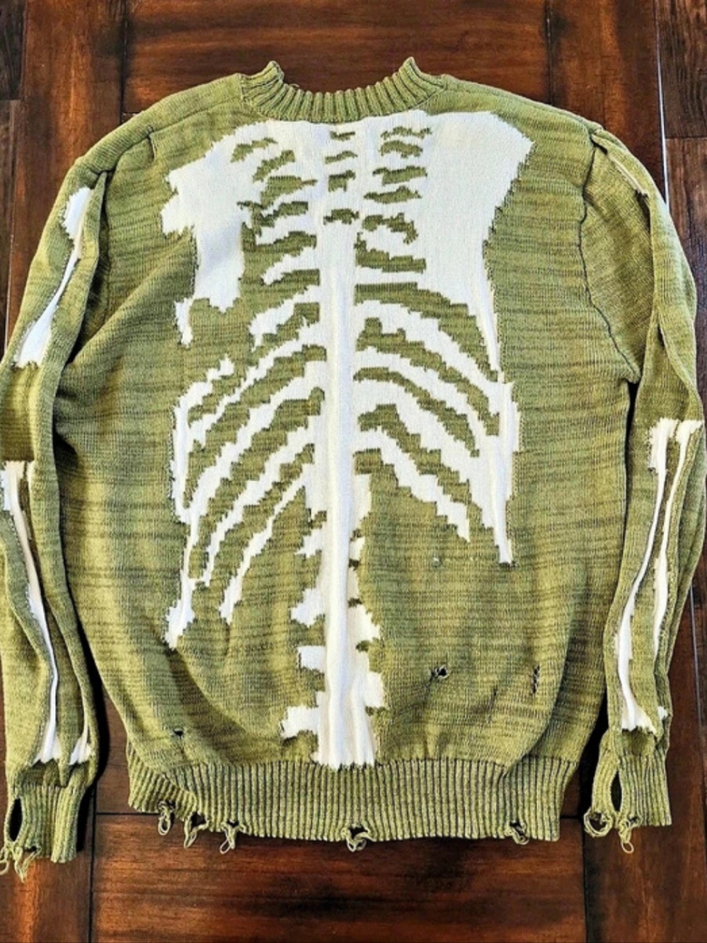 Distressed Skeleton Sweater in Green & White Size Medium